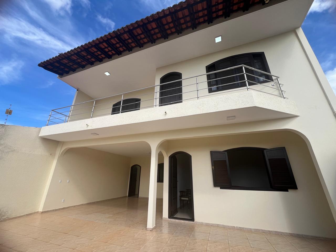 Leão Imóveis DF vende com exclusividade sobrado na QNH 04 em Taguatinga Norte
